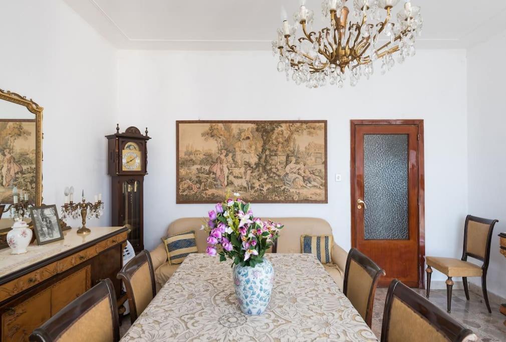 Floor Near Historic Fortino Apartment