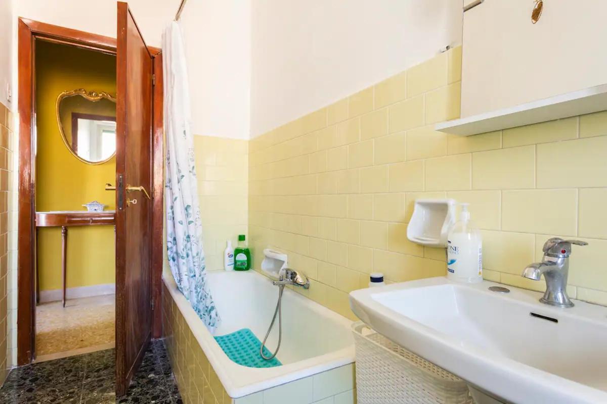 Floor Near Historic Fortino Apartment *