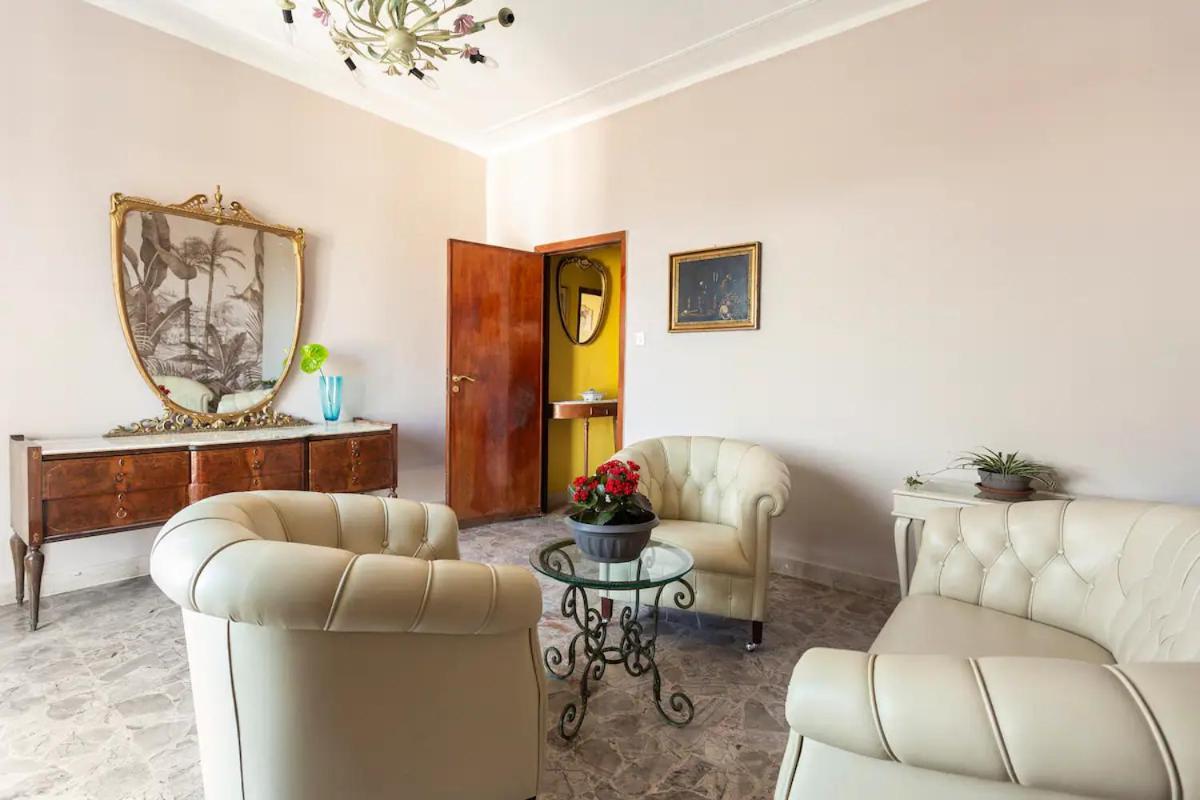 Apartment Floor Near Historic Fortino *